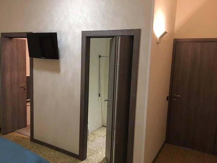 Bed And Breakfast Bissolati Brescia Bagian luar foto