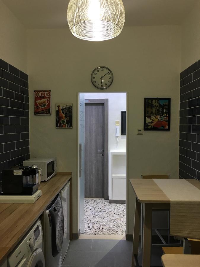 Bed And Breakfast Bissolati Brescia Bagian luar foto
