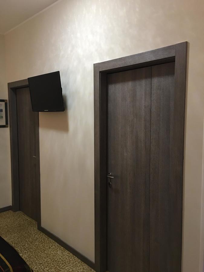 Bed And Breakfast Bissolati Brescia Bagian luar foto
