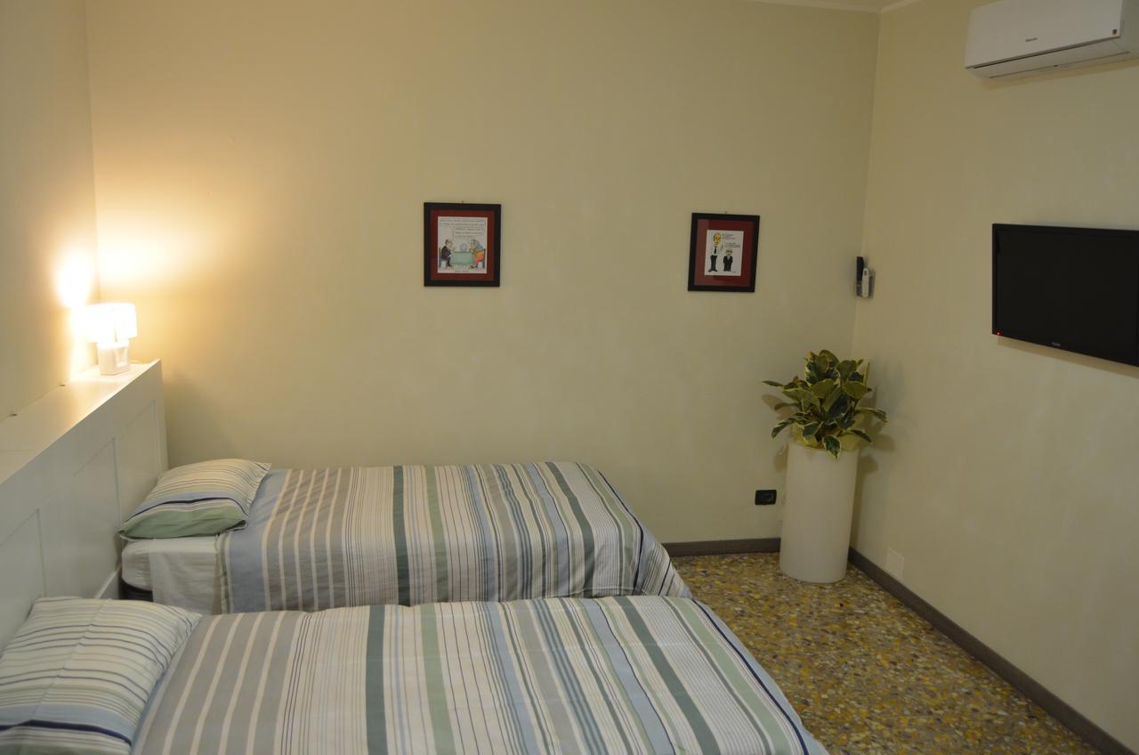 Bed And Breakfast Bissolati Brescia Bagian luar foto