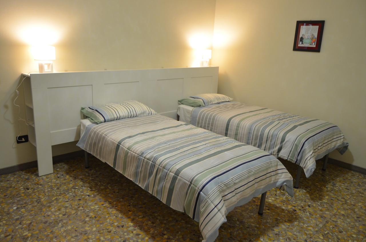 Bed And Breakfast Bissolati Brescia Bagian luar foto