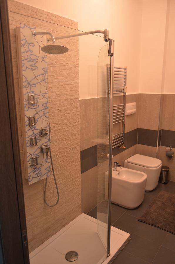Bed And Breakfast Bissolati Brescia Bagian luar foto