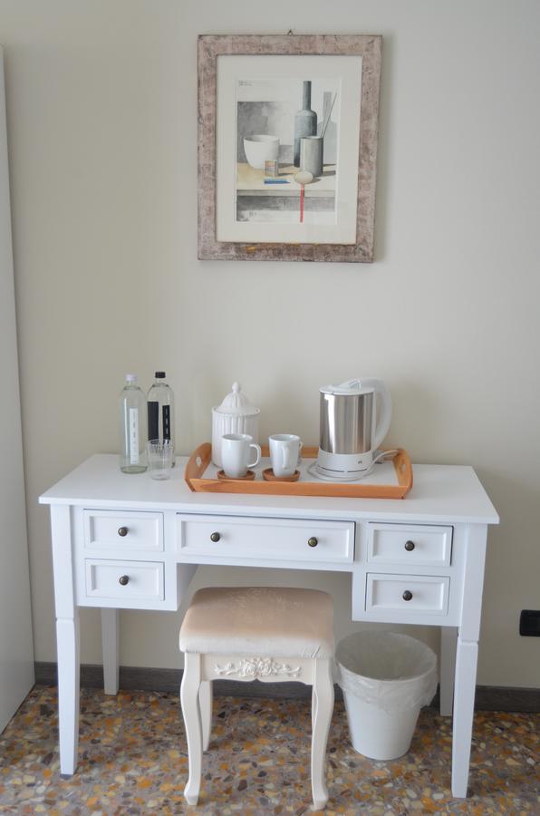 Bed And Breakfast Bissolati Brescia Bagian luar foto